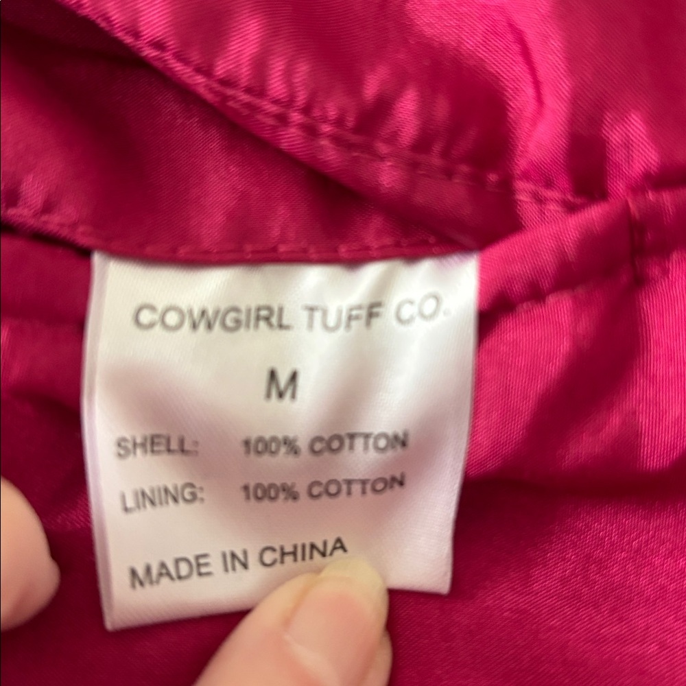 Cowgirl Tuff camo Never Give Up vest. M. Hot pink accents and lining. Preloved - Picture 11 of 12